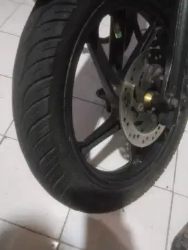 Velg ban depan shock depan rem cakram depan segitiga