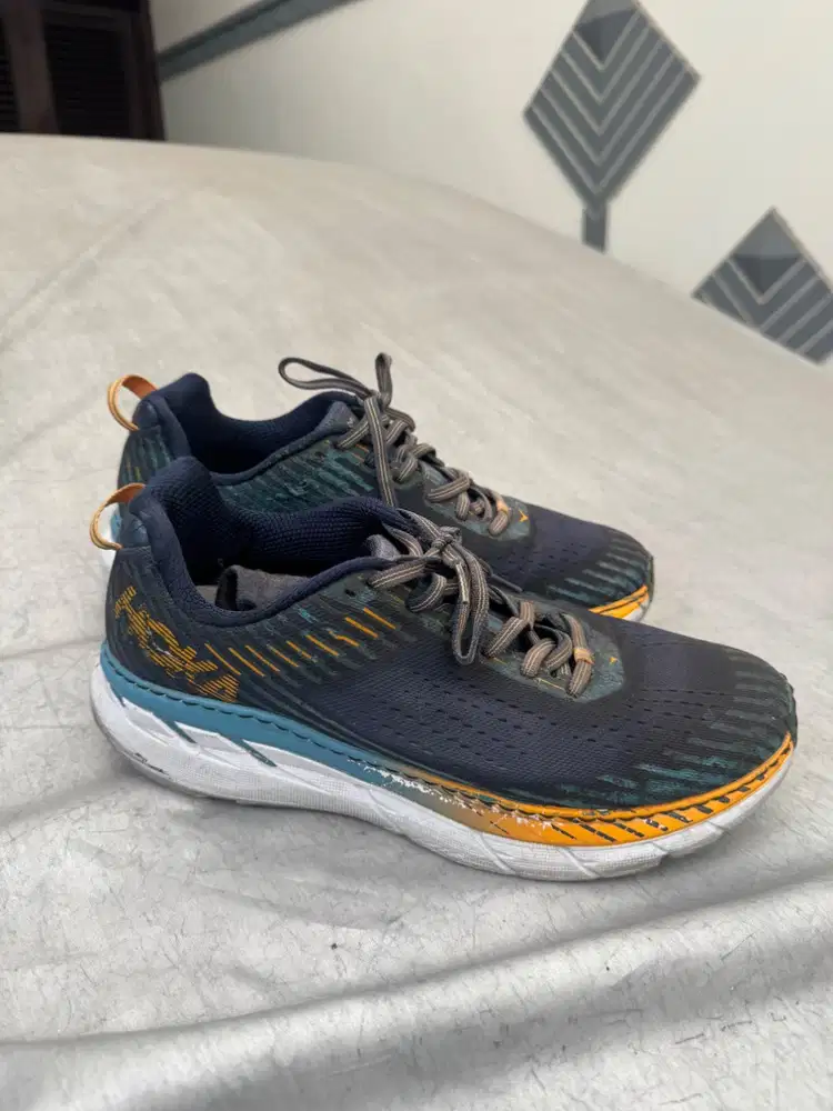 Sepatu Running HOKA
