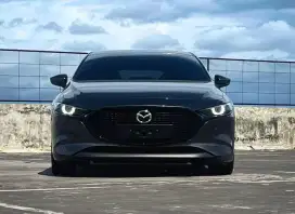 KM 30rb! MAZDA 3 HB  2021 — GAGAH, MULUS, SIAP NGEBUT, BUKAN NGERUSAK!