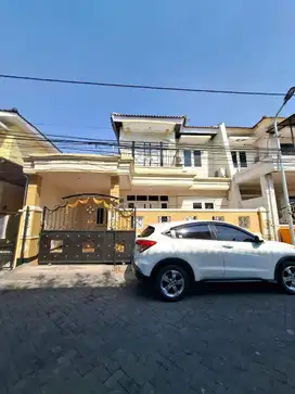 Disewakan rumah 2 lantai siap huni lebak indah mas Surabaya timur