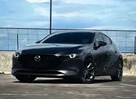KM 30rb! MAZDA 3 HB  2021 — GAGAH, MULUS, SIAP NGEBUT, BUKAN NGERUSAK!