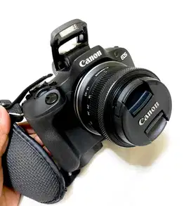 Camera Canon EOS R100 RF-S 18-45mm F4.5-6.3 IS STM KIT