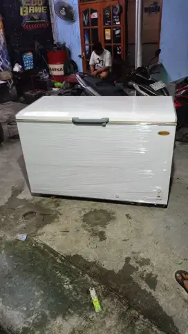 Jual Frezer box merk sansio