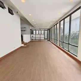 DiJual Rumah Ruang Usaha Kantor di Jl. Permata Berlian Jakarta Selatan