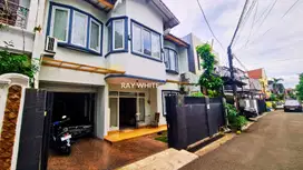 Rumah 2 Lantai SHM Siap Huni di Tebet, Jakarta Selatan