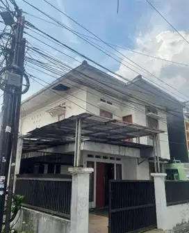 Dijual Rumah Lokasi Lapangan Ros Tebet Jakarta Selatan