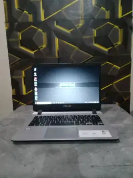 Asus XA407U Core i3 Gen7 Ram 8gb Ssd Nvme 256gb