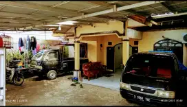 Di jual rumah perkampungan,posisi Deket k mana2 garasi muat 4mobil