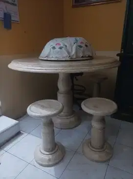 Set meja makan marmer 4 kursi