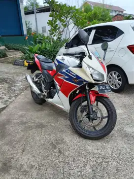 CBR 150r tahun 2016 lengkap pribodi km rendah