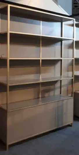 Lemari Etalase Toko
