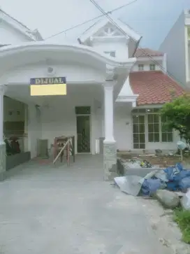 Rumah Palem Putri 3 No. 9 Taman Beverly, 2 Lantai, Lippo Cikarang