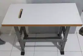 Di Jual Meja Mesin Jahit Singer kondisi mulus