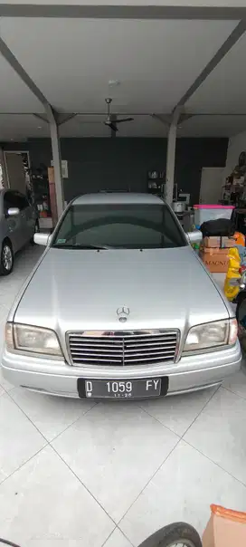 Mercy W202 C200 MT 97