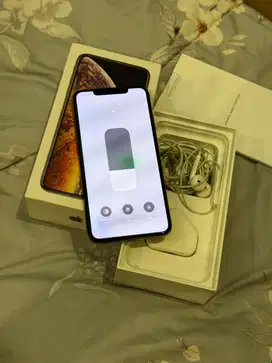 Dijual Iphone Xs Max 64GB Gold Dualsim Nano ON Terdaftar Mulus Lengkap
