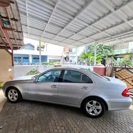 Mercedes-Benz E240 2004 Bensin