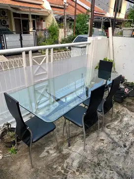 Meja Makan Melandas Dengan 4 Kursi Informa