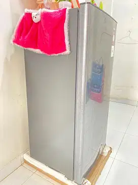 jual kulkas bekas berasa baru