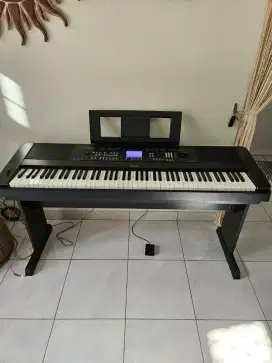 Piano Digital Portable YAMAHA DGX-650