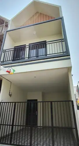 Sisa 2 Unit! Rumah 2 Lantai di Pusat Kota Jakut, Hanya 600-Jutaan