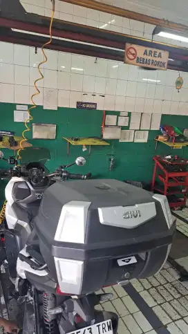 Honda ADV 160 ABS 2024 Putih Mulus Terawat Km rendah