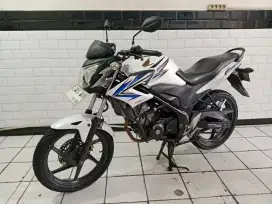Cb150r tahun 2013 lengkap bagus mesin halus