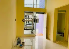 Dijual rumah di Regency Melati Mas Serong TangSek