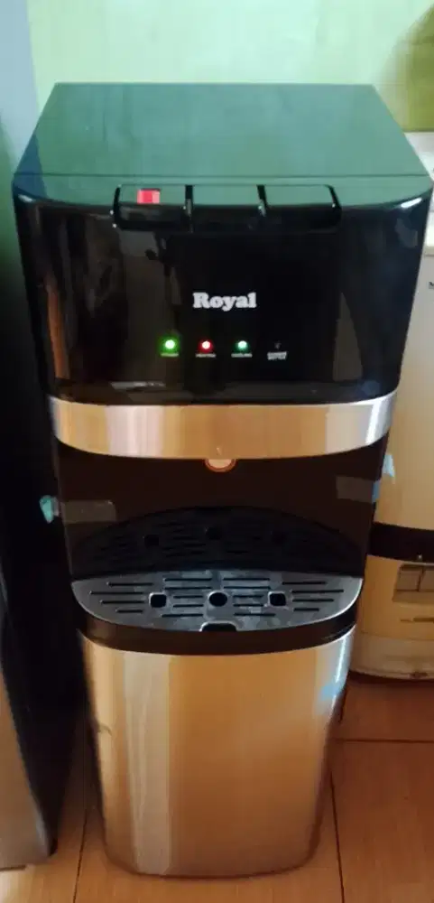 Dijual Dispenser galon bawah