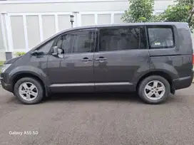 mitsubishi Delica abu abu 2015 matic
