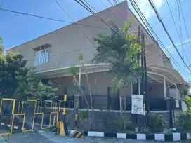 Bagus terawat‼️rmh hook minimalis modern sutorejo row jalan 3 mobil