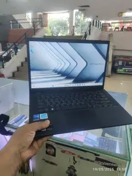 Asus Expertbook B1402CVA Core i7-1355U Ram 16GB SSD 1TB Fullset