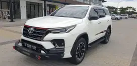 Siap pakai … TOYOTA FORTUNER VRZ TRD A/T 2.4 Th 2021 Pajak Panjang