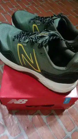 Sepatu New Balance T410 warna green (ori)