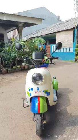 Sepeda Listrik Roda 3