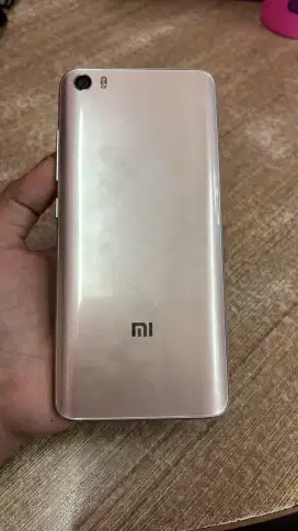 Mi 5 ram 3/64 NFc mulus