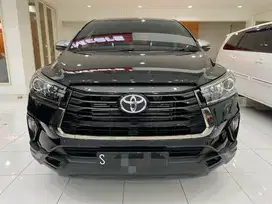 INNOVA VENTURER 2.4 AUTOMATIC 2022 like new
