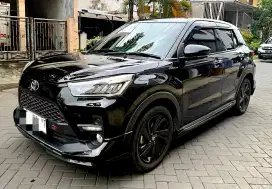 Raize 1.0 GR one tone CVT 2022 (istimewa)