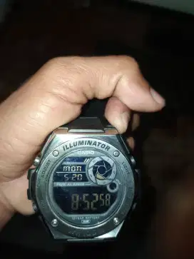 Jam Tangan Pria Casio MWD-100H Illuminator