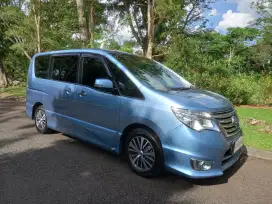 Nissan serena 2.0  AT HWS tahun 2017 high way star