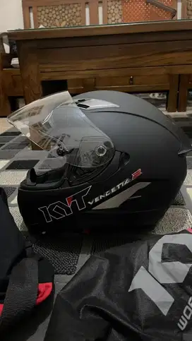 Helm KYT Vendetta 2