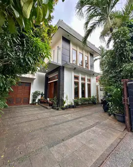 RUMAH MEWAH KEBAYORAN BARU, LT.258/LB.360. 3BR. 2Lt. Harga 8,6M