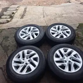 Velg dan ban ring 17 honda crv original