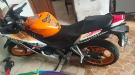 Honda CBR 150R repsol
