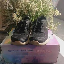 Sepatu Sketcher Original