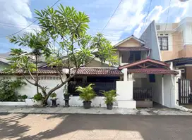 Lebak bulus Cirendeu dalam komplek, rumah rapih siap huni