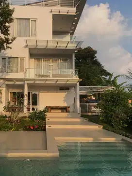 Dijual Rumah Villa di Dago Bandung