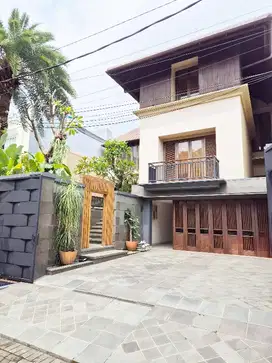 Sewa Rumah 4 Kamar Tidur Gaya Bali di Cipete Unfurnished