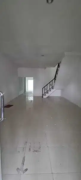 Dusewa Ruko 2,5 Lantai Bagus dan Strategis di Harapan Indah Regency