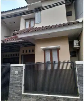Rumah 2 Lantai Komplek Bintara Akses 2 Mobil Siap Huni Jakarta Timur