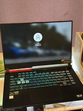 Laptop asus Rog G5131M